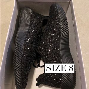 Women’s fashion sneakers